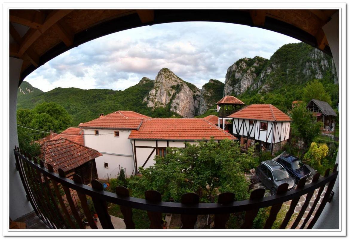 Golemi Kamik Pirot Vlasi Exterior foto
